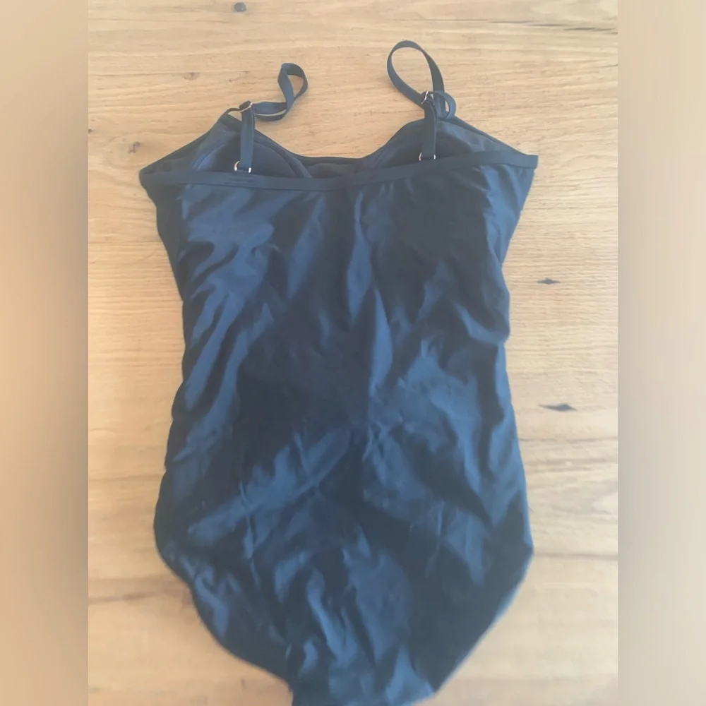 Carole Hochman Flattering Sash One‎ Piece Black Swimsuit Women’s XL Preloved